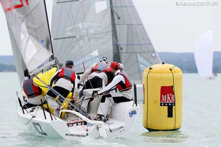 ICZ-RODOP na závětrné bóji.